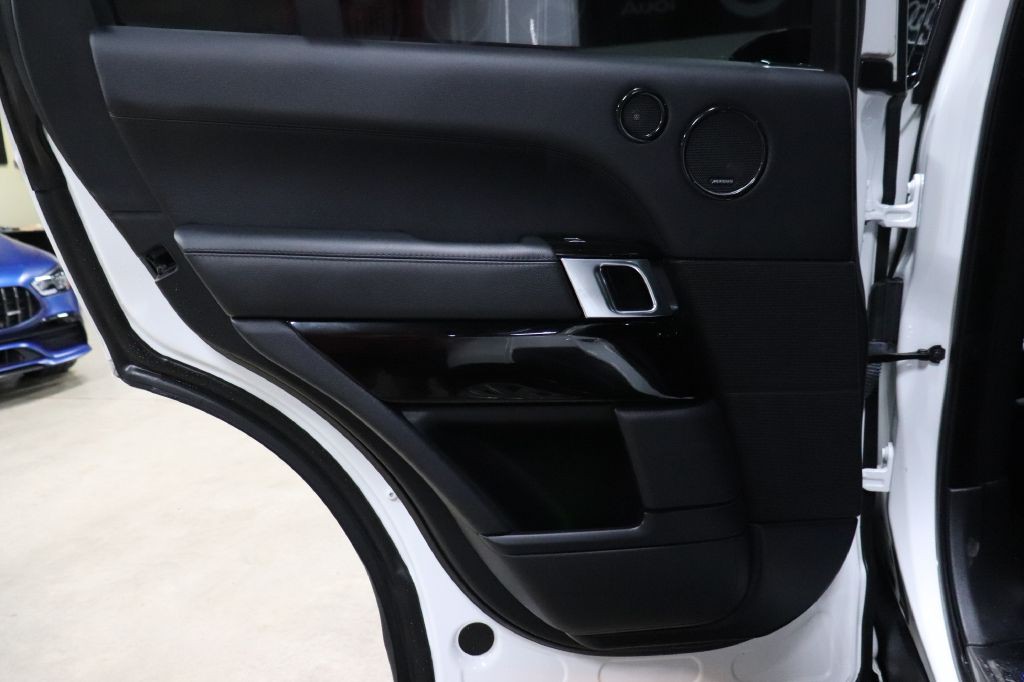 2017 Land Rover Range Rover Image 19