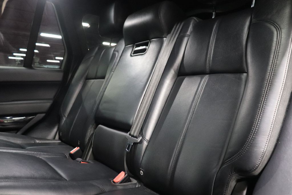 2017 Land Rover Range Rover Image 20