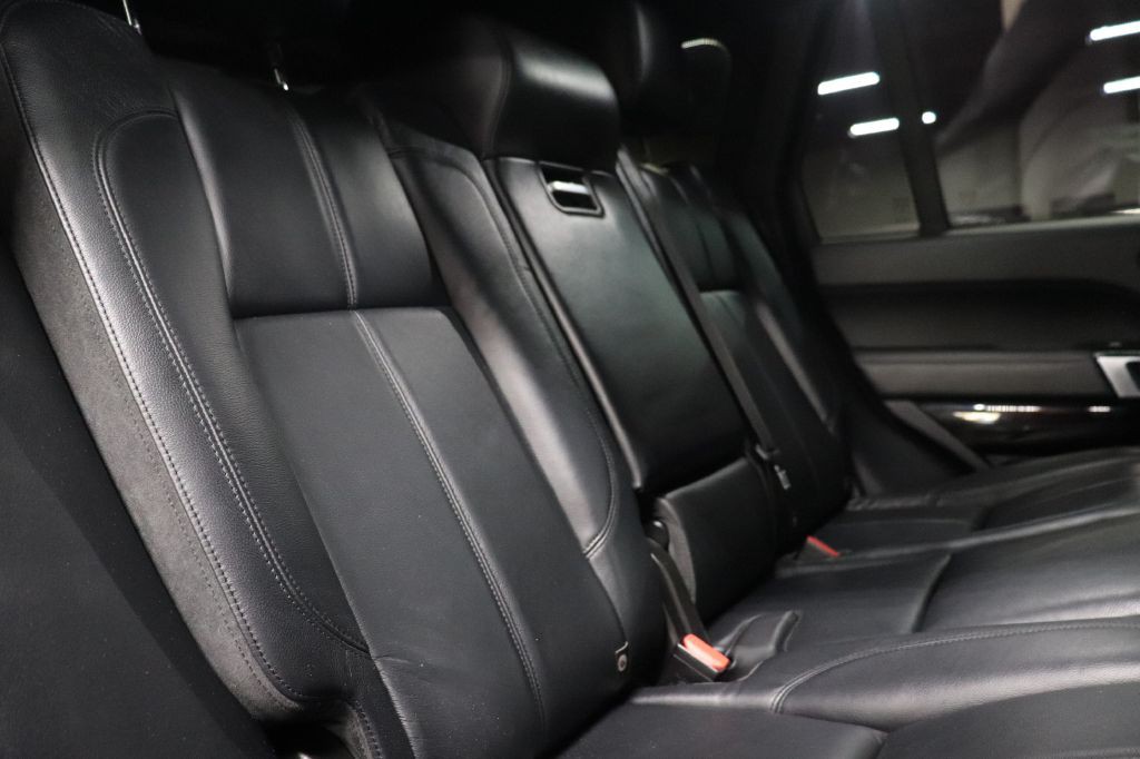2017 Land Rover Range Rover Image 23