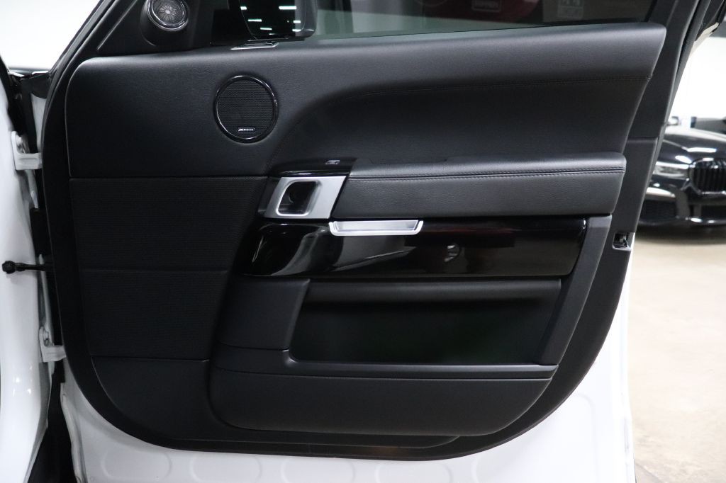 2017 Land Rover Range Rover Image 24
