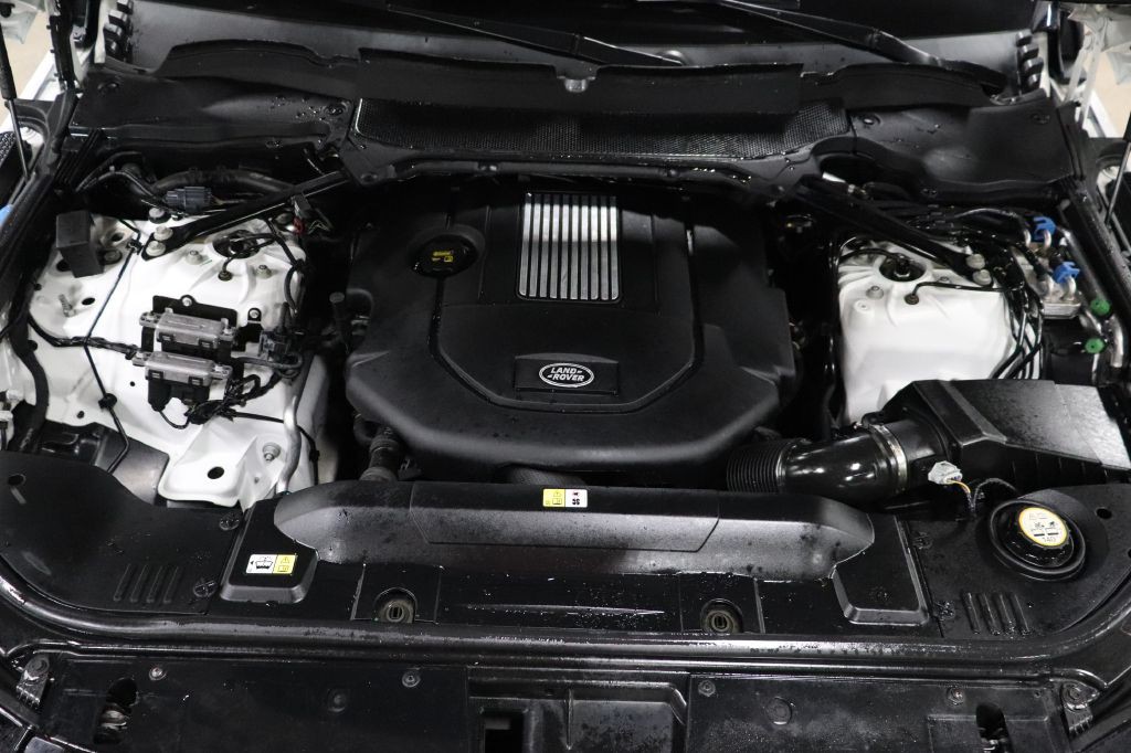 2017 Land Rover Range Rover Image 27