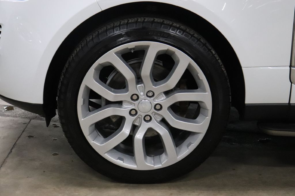 2017 Land Rover Range Rover Image 28