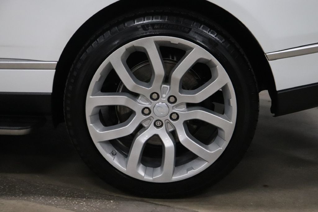 2017 Land Rover Range Rover Image 29