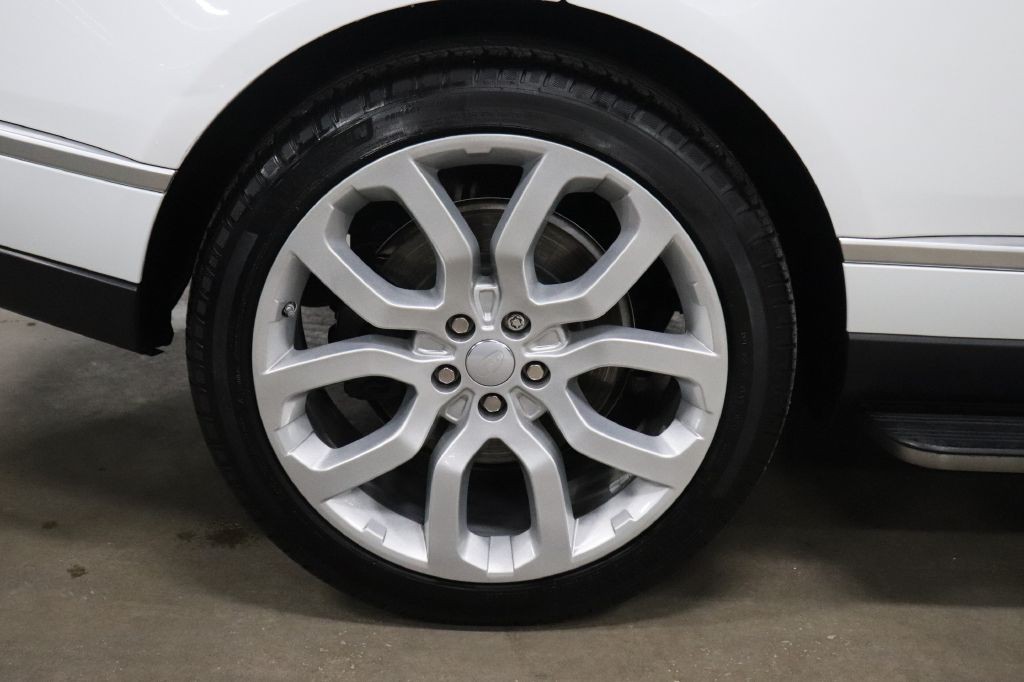 2017 Land Rover Range Rover Image 30