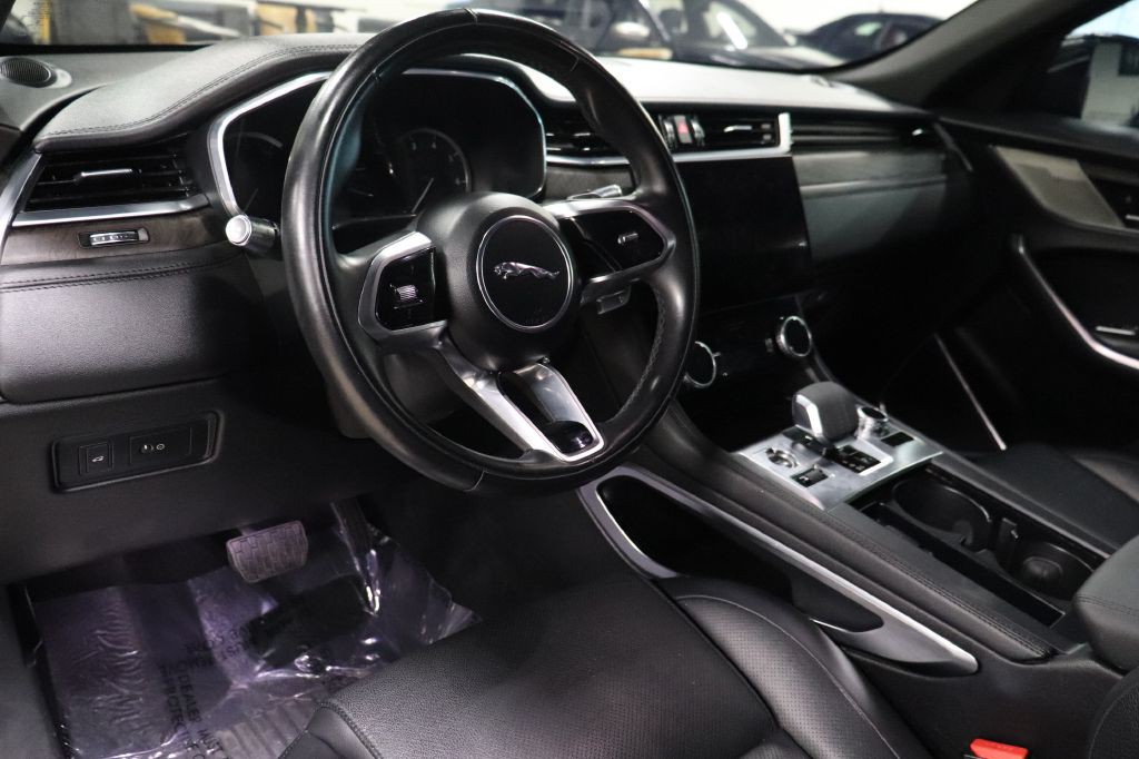 2021 Jaguar F-PACE Image 11