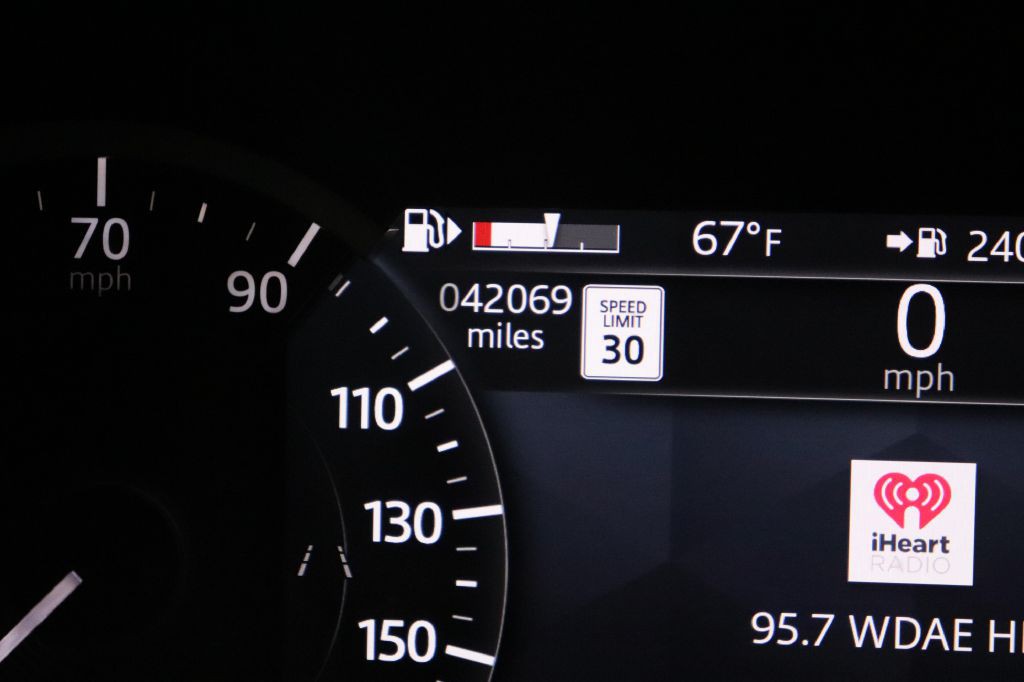 2021 Jaguar F-PACE Image 17