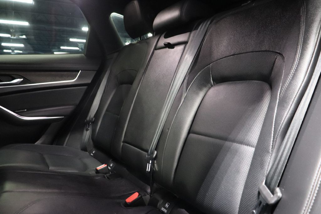 2021 Jaguar F-PACE Image 19