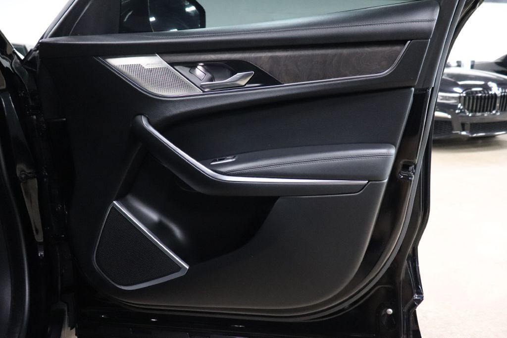 2021 Jaguar F-PACE Image 23