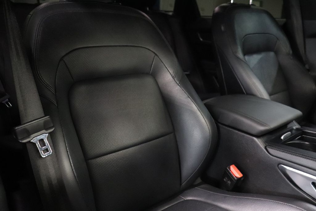 2021 Jaguar F-PACE Image 25