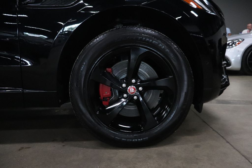 2021 Jaguar F-PACE Image 30