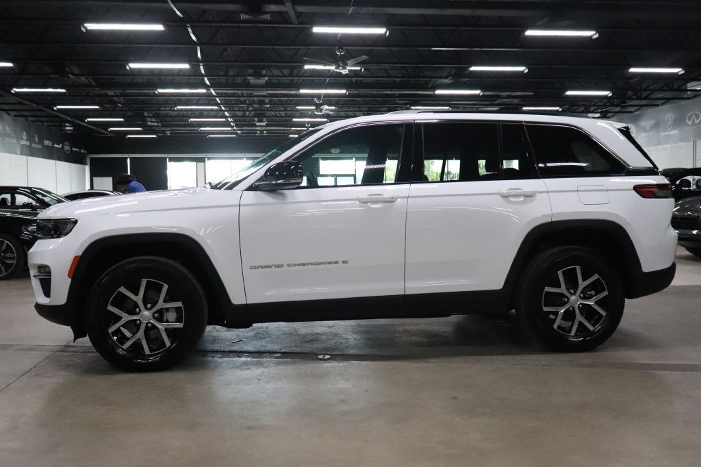 2025 Jeep Grand Cherokee Image 2