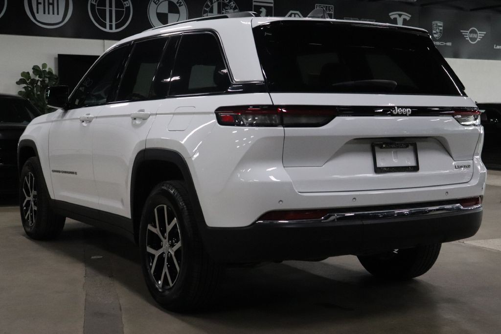 2025 Jeep Grand Cherokee Image 3