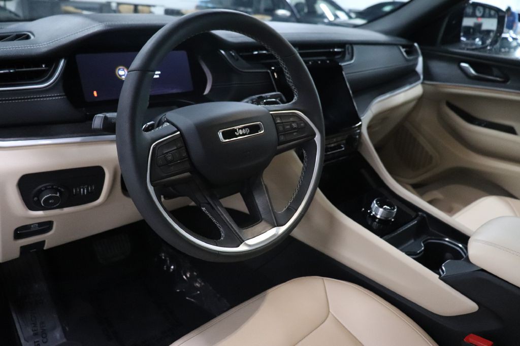 2025 Jeep Grand Cherokee Image 10