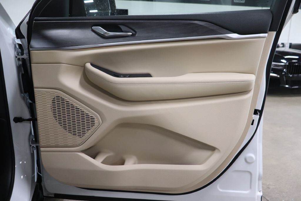 2025 Jeep Grand Cherokee Image 25