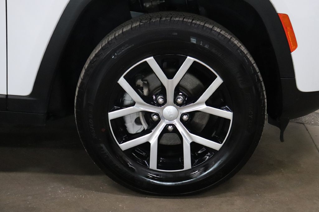 2025 Jeep Grand Cherokee Image 32