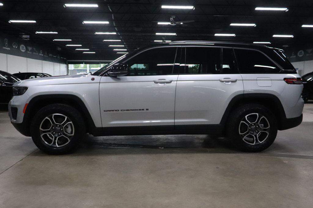 2022 Jeep Grand Cherokee Image 2