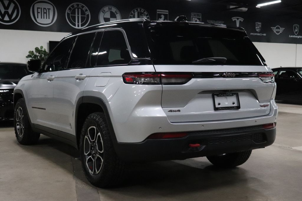 2022 Jeep Grand Cherokee Image 3