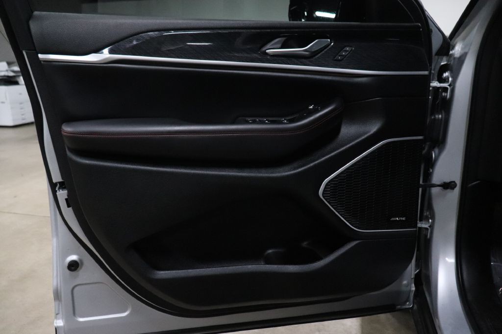 2022 Jeep Grand Cherokee Image 9