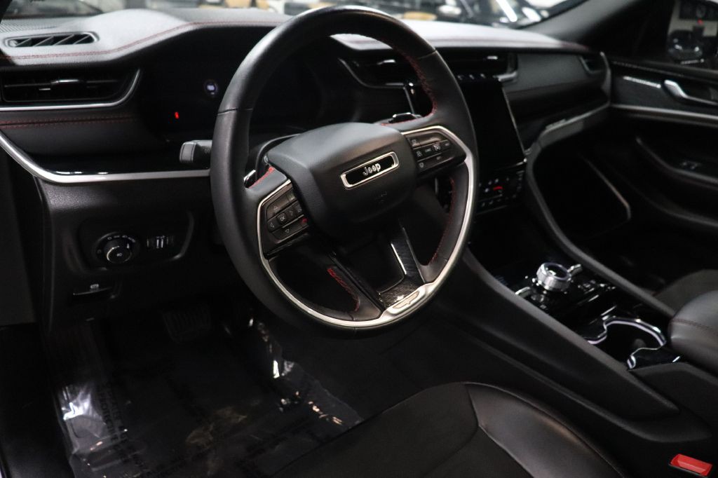 2022 Jeep Grand Cherokee Image 10