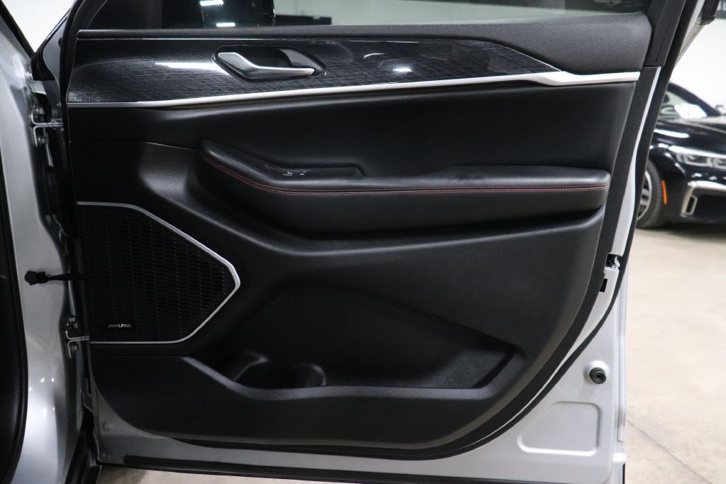 2022 Jeep Grand Cherokee Image 24