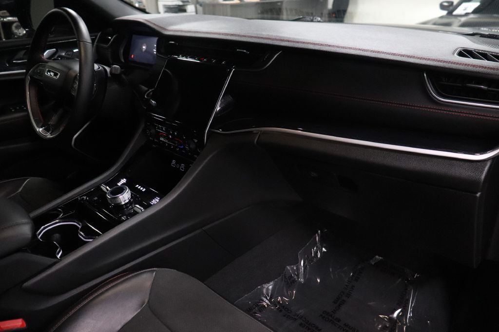 2022 Jeep Grand Cherokee Image 25