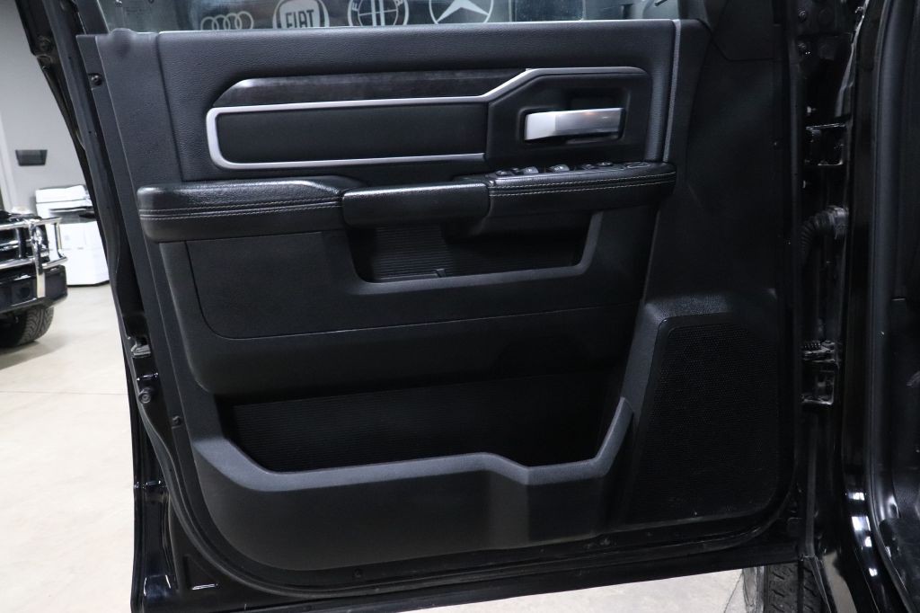 2024 RAM 2500 Image 9