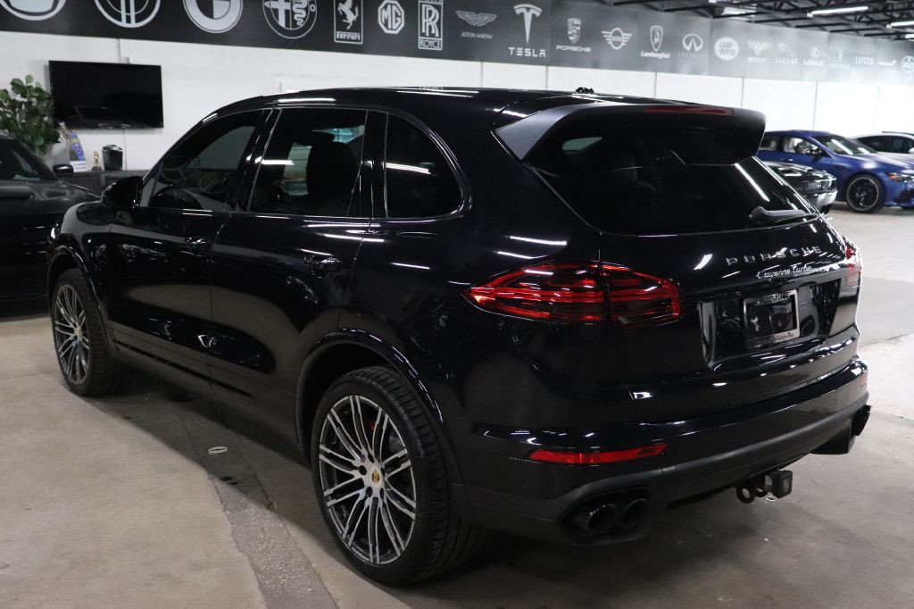 2017 Porsche Cayenne Image 3