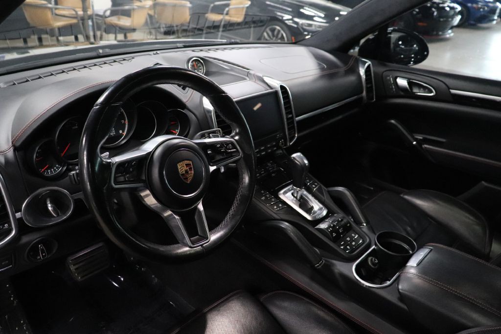 2017 Porsche Cayenne Image 13
