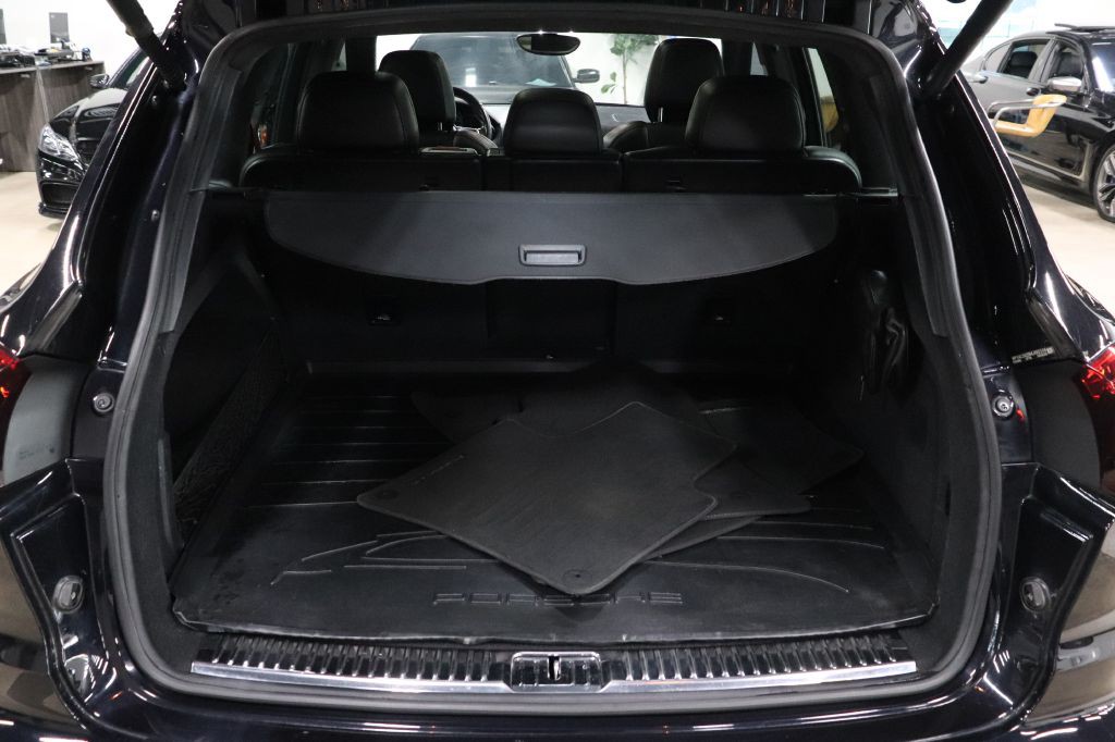 2017 Porsche Cayenne Image 18
