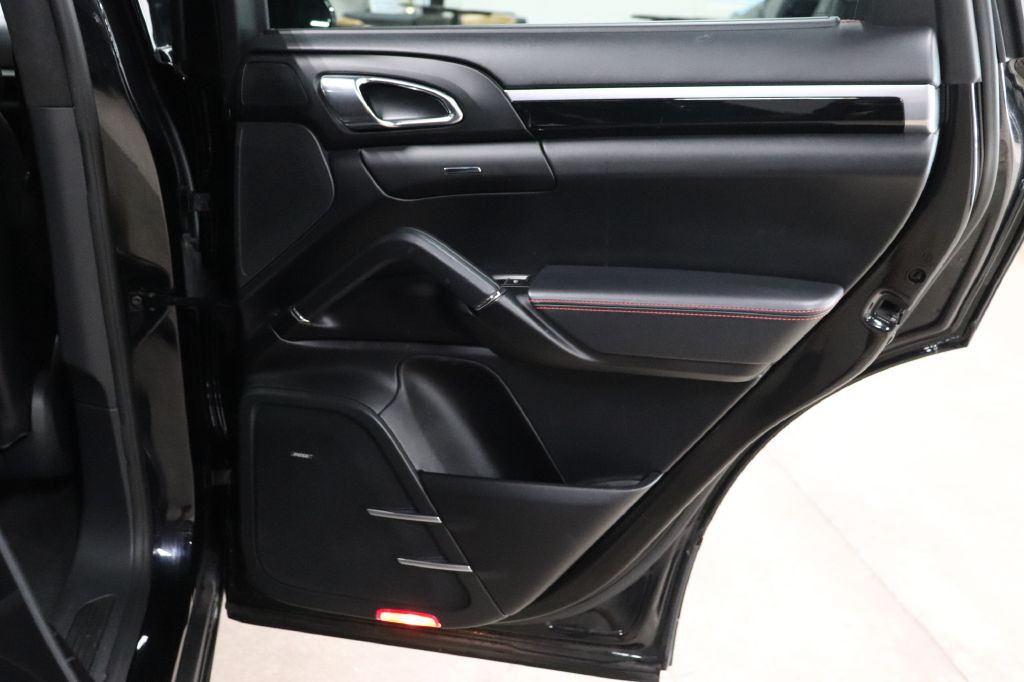 2017 Porsche Cayenne Image 19