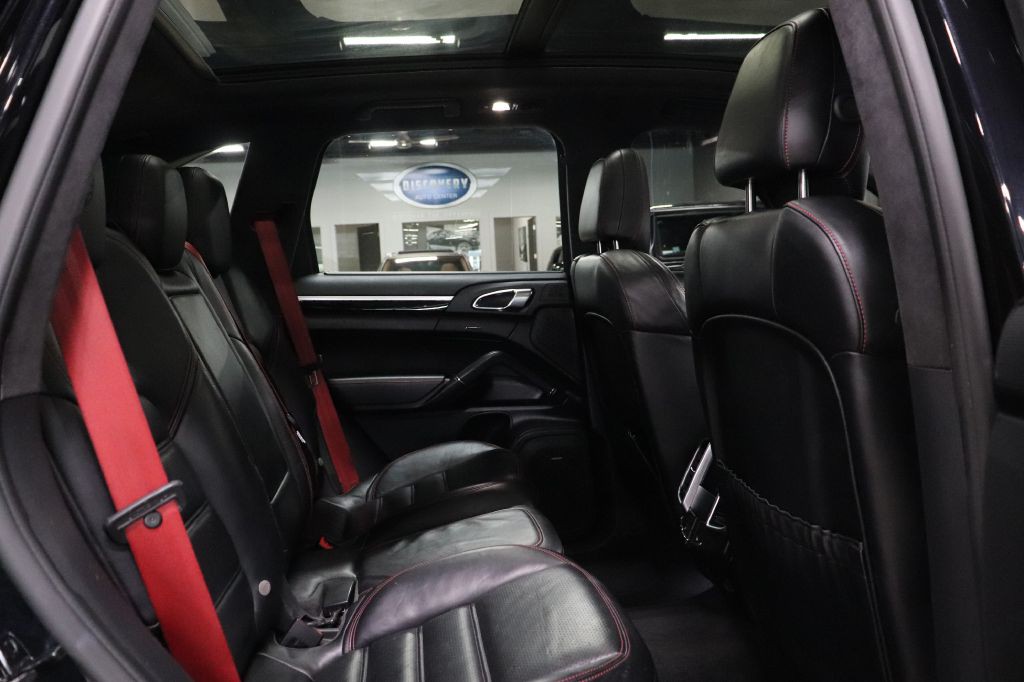2017 Porsche Cayenne Image 20