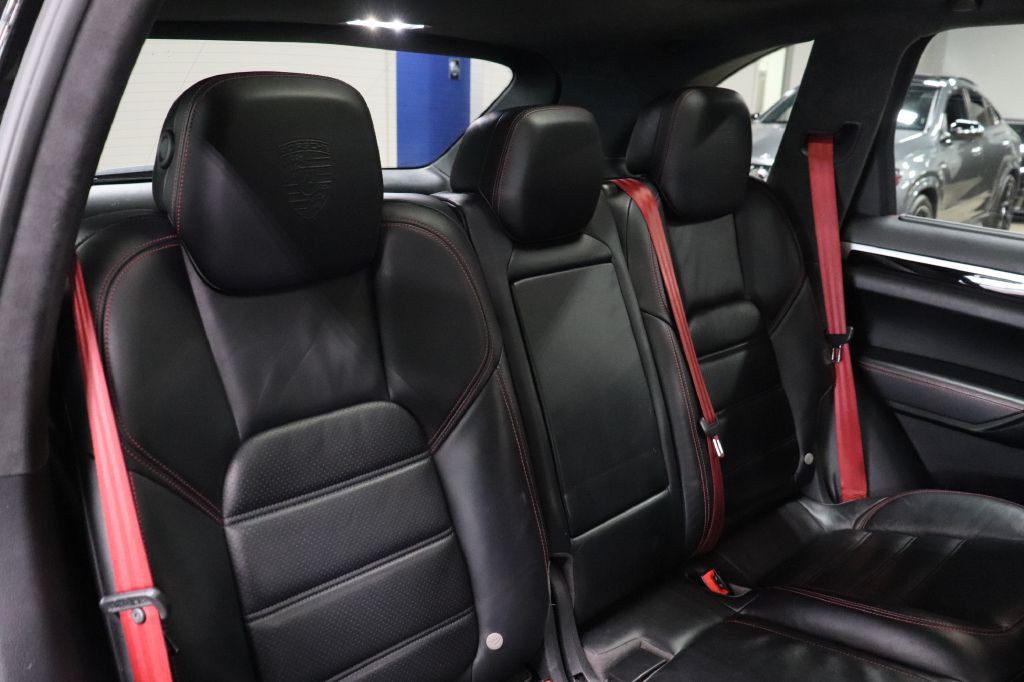 2017 Porsche Cayenne Image 21