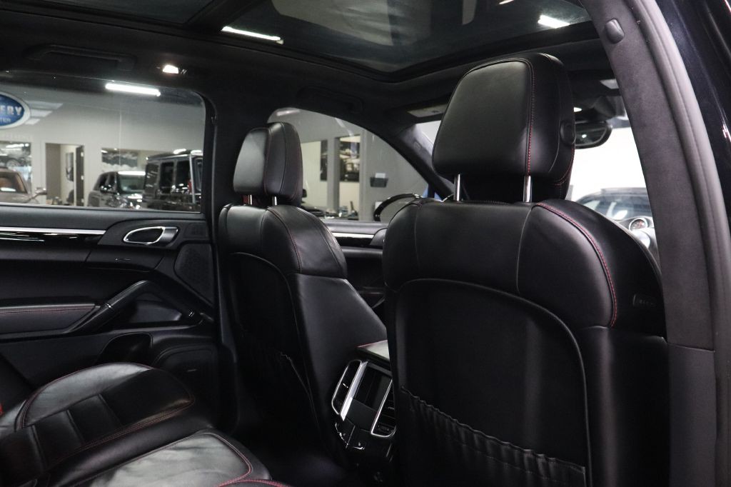2017 Porsche Cayenne Image 22