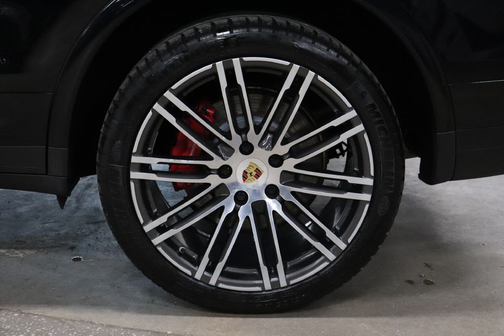 2017 Porsche Cayenne Image 39