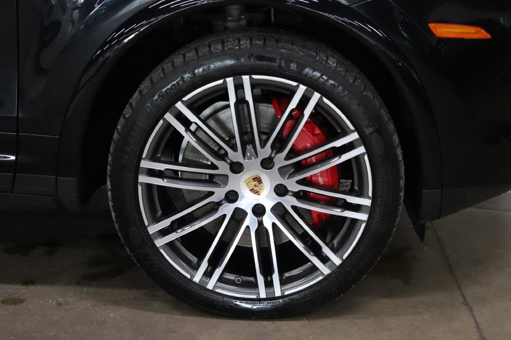 2017 Porsche Cayenne Image 41