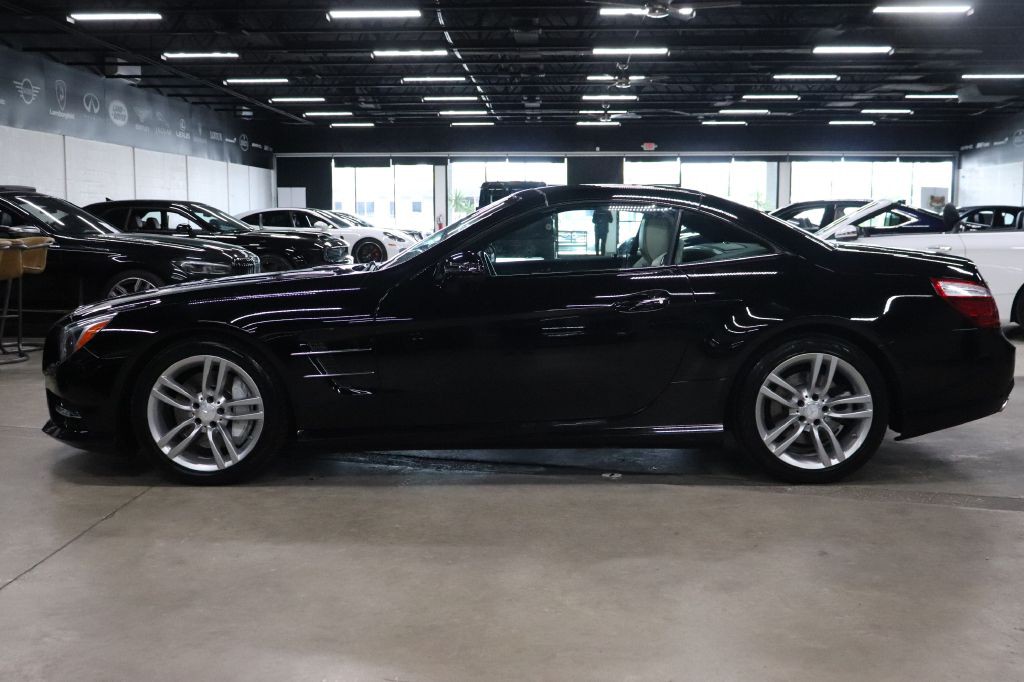 2013 Mercedes-Benz SL-Class Image 3
