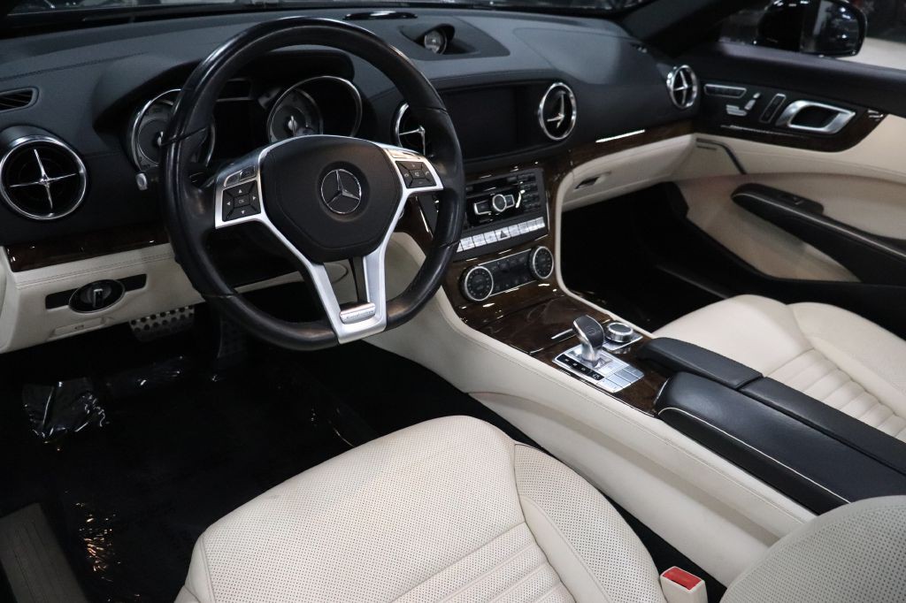 2013 Mercedes-Benz SL-Class Image 18