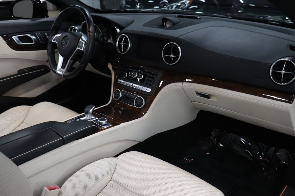 2013 Mercedes-Benz SL-Class Image 29