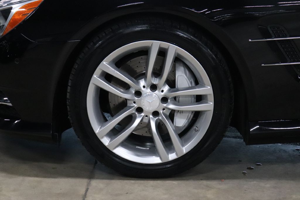 2013 Mercedes-Benz SL-Class Image 32