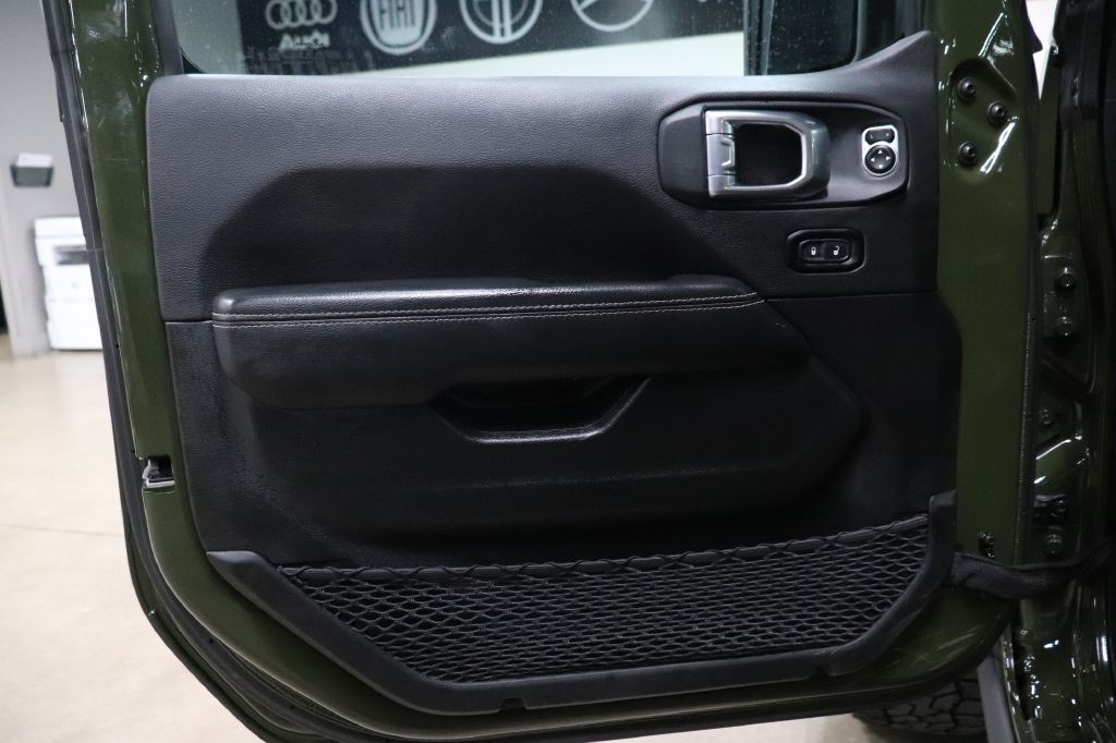 2023 Jeep Gladiator Image 9