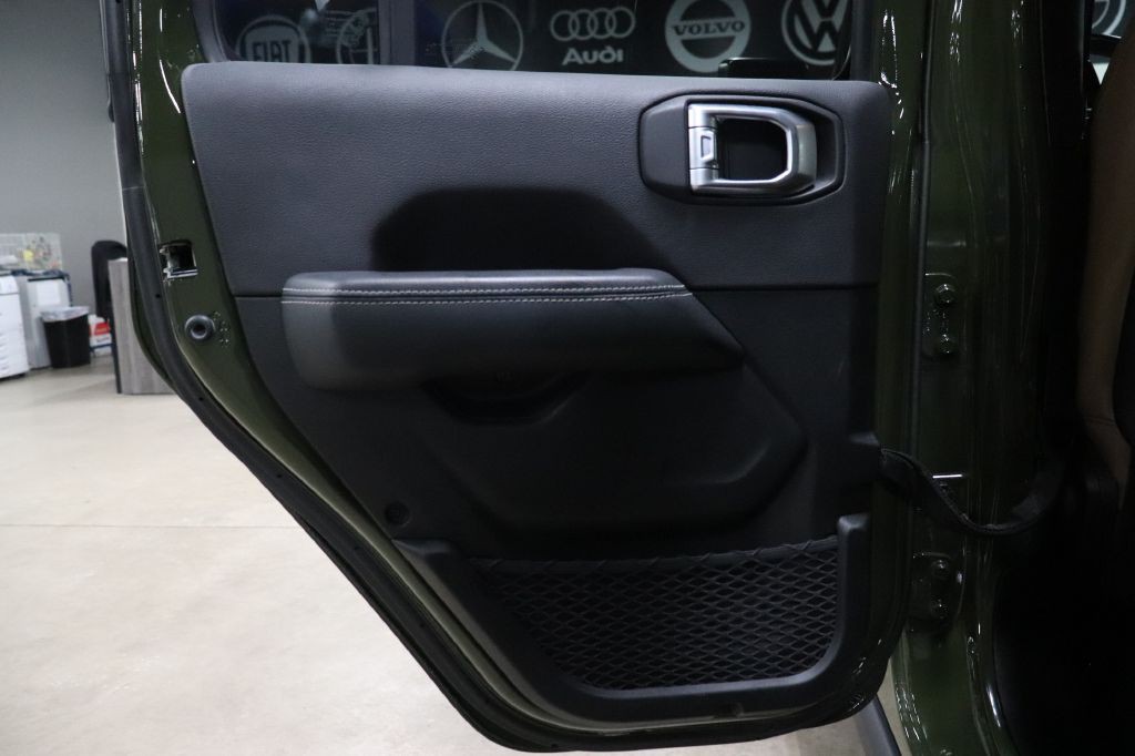 2023 Jeep Gladiator Image 17