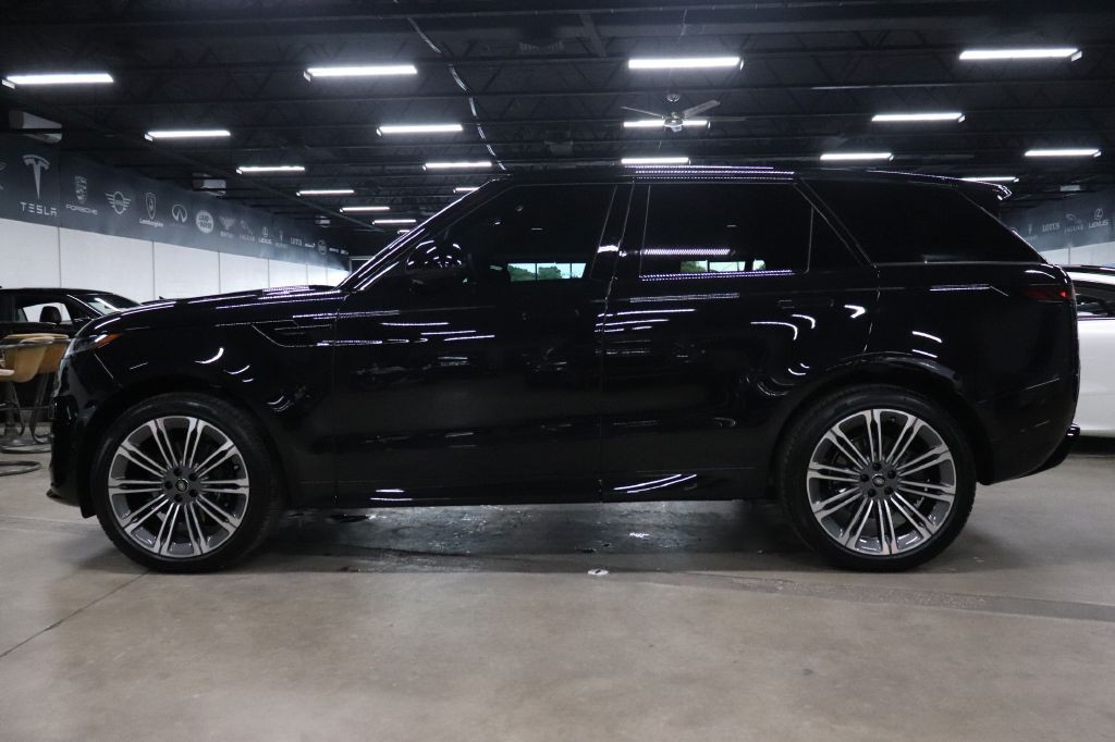 2025 Land Rover Range Rover Sport Image 2