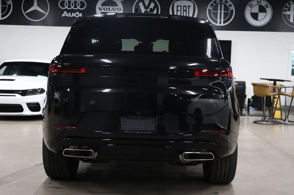 2025 Land Rover Range Rover Sport Image 4
