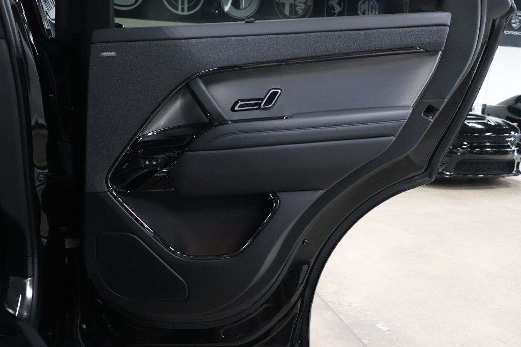 2025 Land Rover Range Rover Sport Image 22