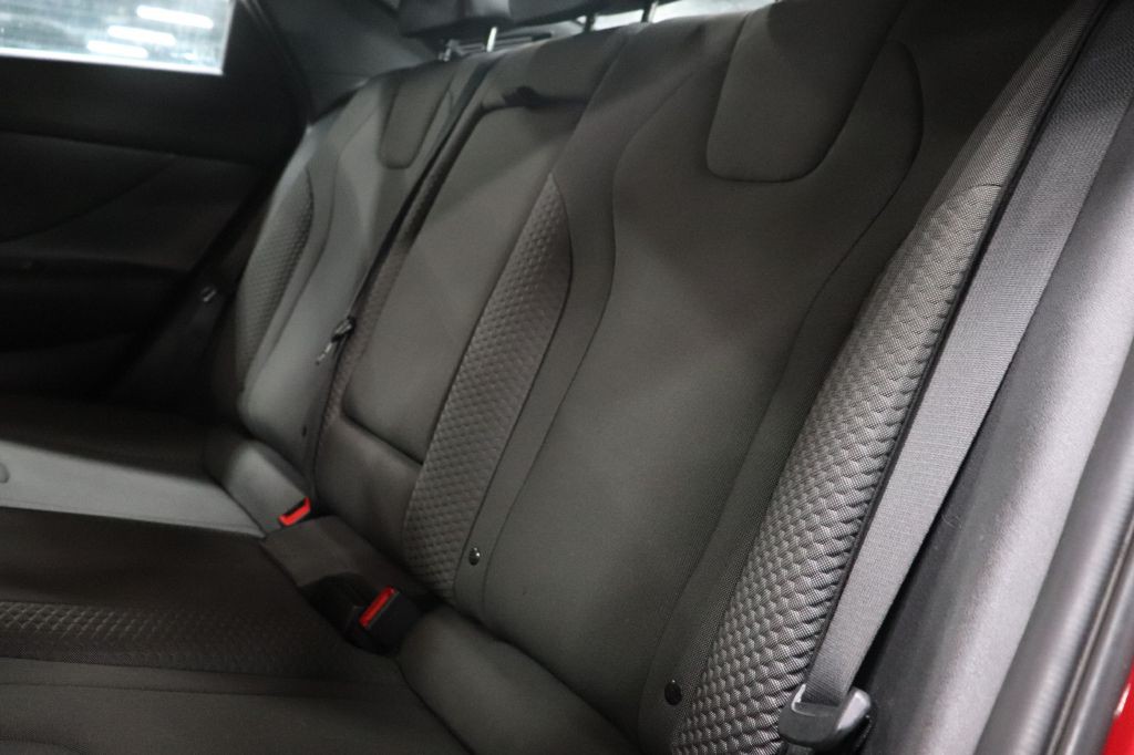 2023 Hyundai Elantra Image 18