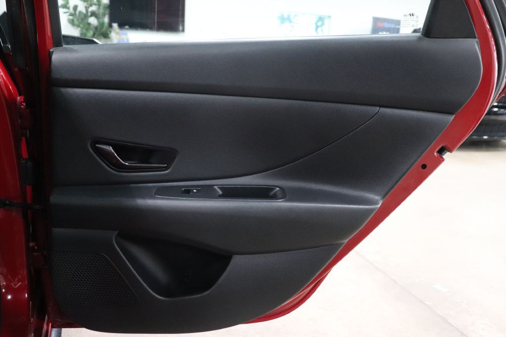 2023 Hyundai Elantra Image 20