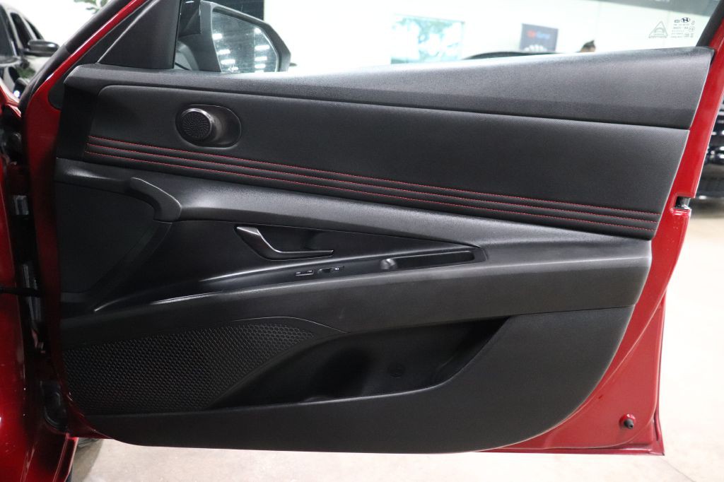 2023 Hyundai Elantra Image 22