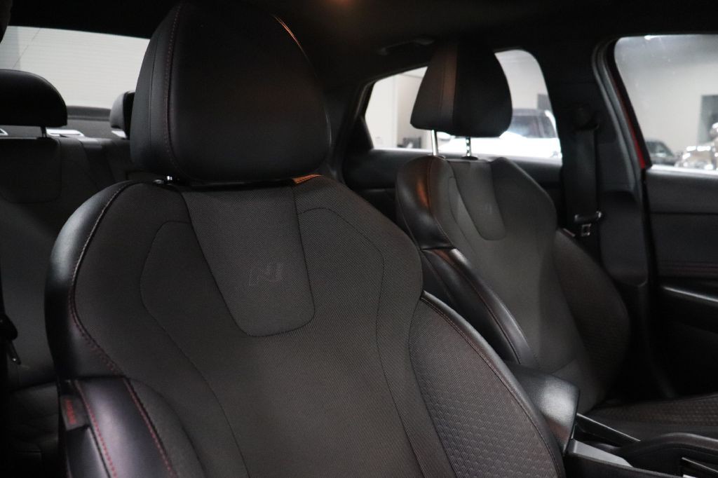 2023 Hyundai Elantra Image 24