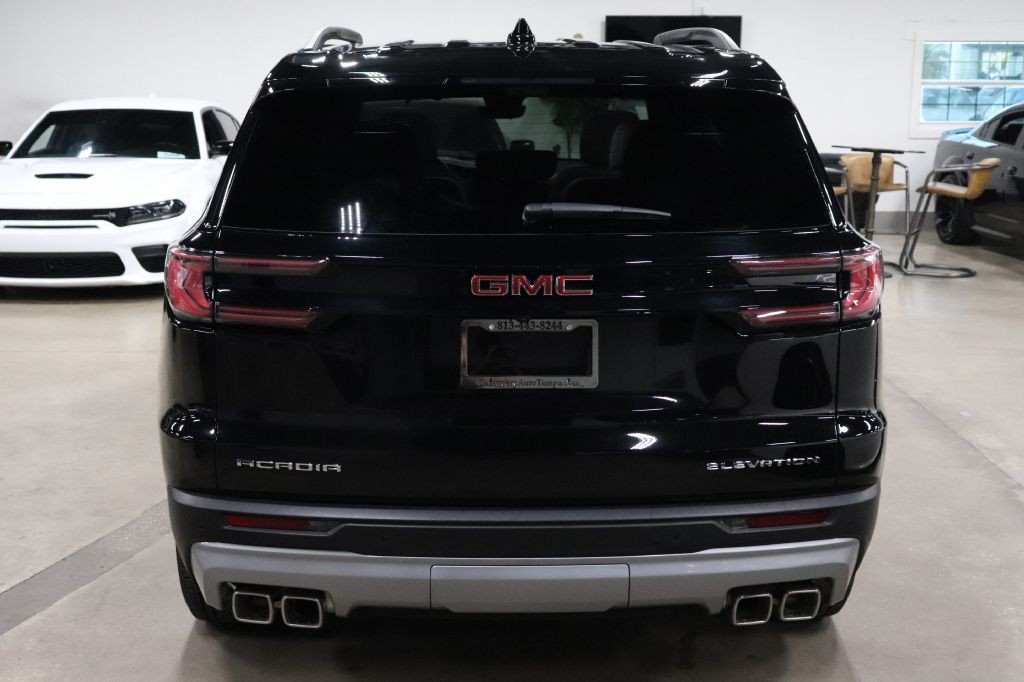 2026 GMC Acadia Image 4