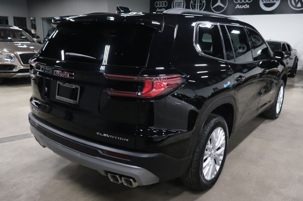 2026 GMC Acadia Image 5